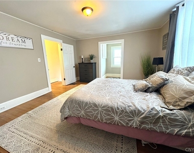 124 Curtis Place - Photo Thumbnail 16