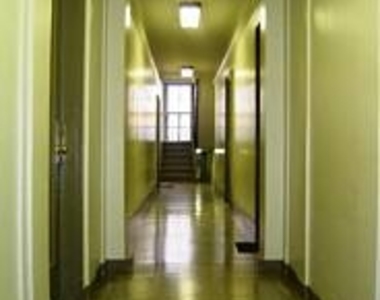 West 45th Street - Photo Thumbnail 1