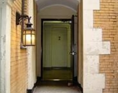 West 45th Street - Photo Thumbnail 2