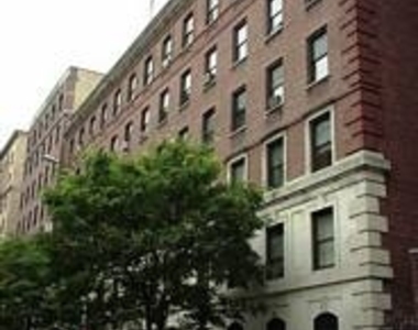 West 45th Street - Photo Thumbnail 4