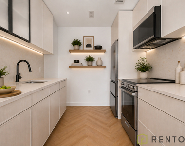 104 Fleet Place - Photo Thumbnail 3