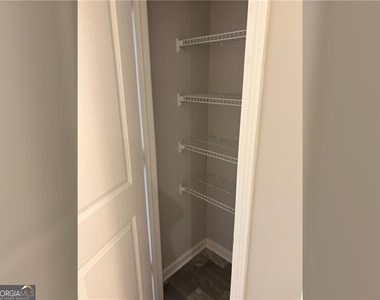 5274 Fox Den Road - Photo Thumbnail 13