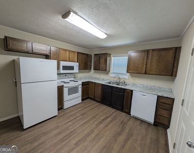 723 Cardinal Circle - Photo Thumbnail 3
