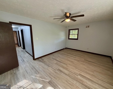 380 Shelton Woods Court - Photo Thumbnail 14