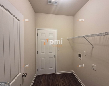 1236 Faye Court - Photo Thumbnail 5