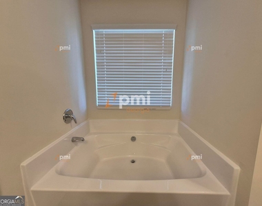 1236 Faye Court - Photo Thumbnail 17