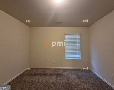 1236 Faye Court - Photo Thumbnail 10