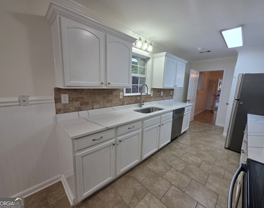 852 Hines Road - Photo Thumbnail 9