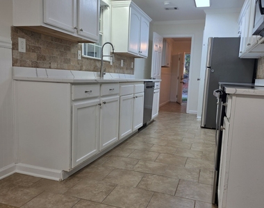 852 Hines Road - Photo Thumbnail 8