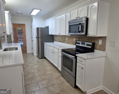 852 Hines Road - Photo Thumbnail 2
