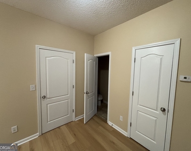 3386 Hidden Stream Court - Photo Thumbnail 4