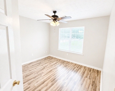 514 Shaggy Hickory Trail - Photo Thumbnail 11