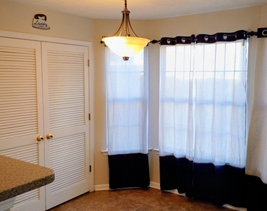 295 Vaness Drive - Photo Thumbnail 6