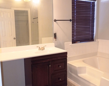 295 Vaness Drive - Photo Thumbnail 25