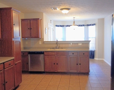 295 Vaness Drive - Photo Thumbnail 4