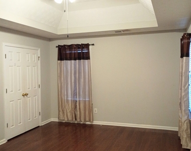 295 Vaness Drive - Photo Thumbnail 24
