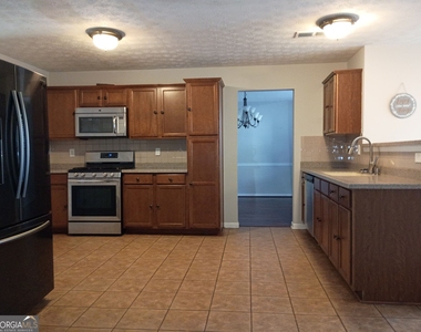 295 Vaness Drive - Photo Thumbnail 5