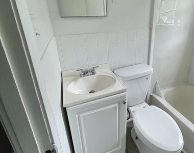 306 E Moore Street - Photo Thumbnail 7