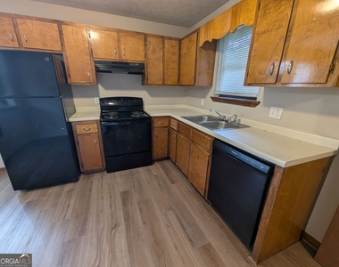 271 Reed Street - Photo Thumbnail 7