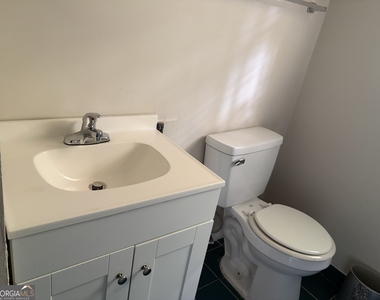 1379 Wills Place - Photo Thumbnail 4