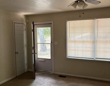 1379 Wills Place - Photo Thumbnail 3