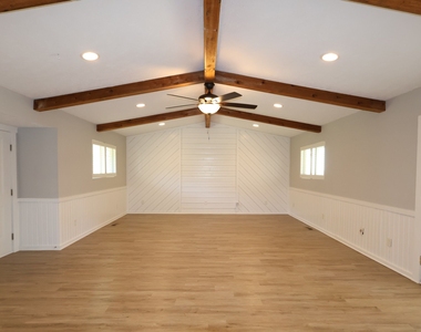 3810 Beya Way - Photo Thumbnail 12