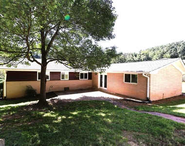 3810 Beya Way - Photo Thumbnail 1
