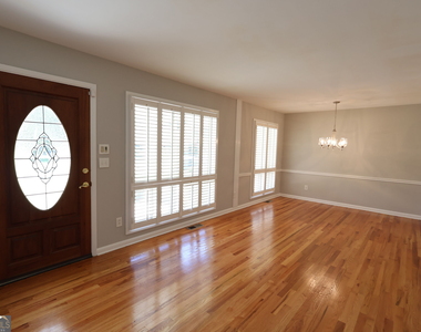 3810 Beya Way - Photo Thumbnail 4