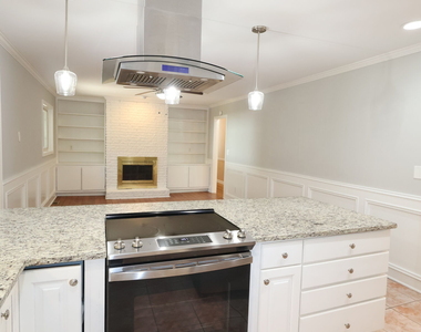 3810 Beya Way - Photo Thumbnail 9