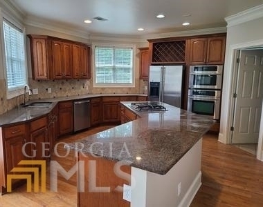 1204 Sand Castle Court - Photo Thumbnail 8