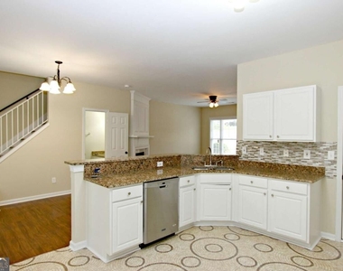 305 Wittenridge Court - Photo Thumbnail 3