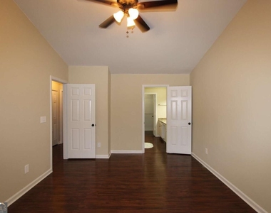 305 Wittenridge Court - Photo Thumbnail 17