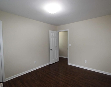 305 Wittenridge Court - Photo Thumbnail 11