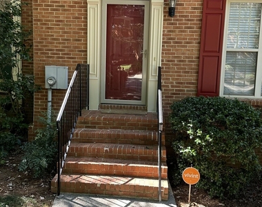 1934 Ivy Glen Drive Se - Photo Thumbnail 1