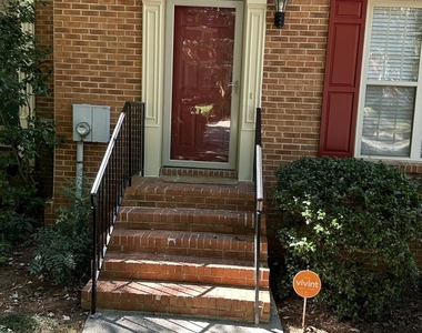 1934 Ivy Glen Drive Se - Photo Thumbnail 2