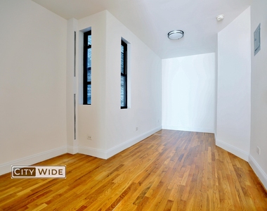 222 East 89th Street - Photo Thumbnail 2