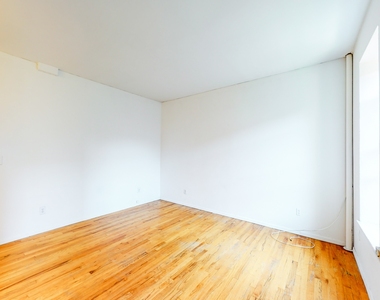 324 East 91st Street - Photo Thumbnail 3