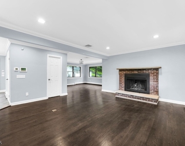 17 Rockaway Valley Rd - Photo Thumbnail 8