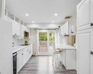 23 Briar Hills Cir - Photo Thumbnail 5