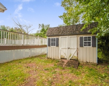 23 Briar Hills Cir - Photo Thumbnail 16