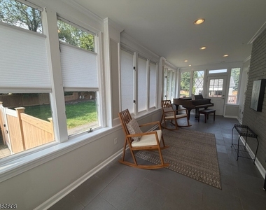 652 W 8th St - Photo Thumbnail 8