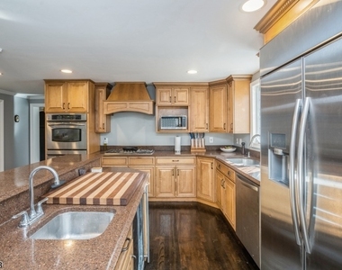 88 W Main St - Photo Thumbnail 8