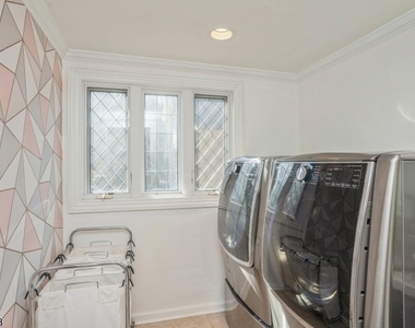 88 W Main St - Photo Thumbnail 21