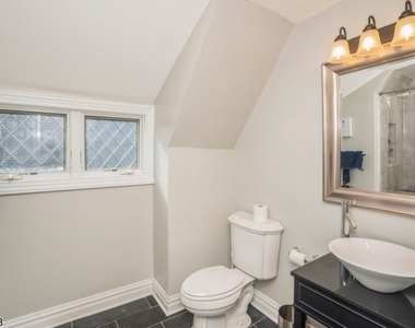 88 W Main St - Photo Thumbnail 32