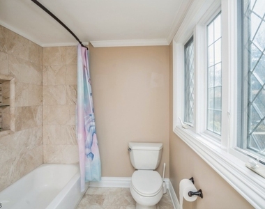 88 W Main St - Photo Thumbnail 23