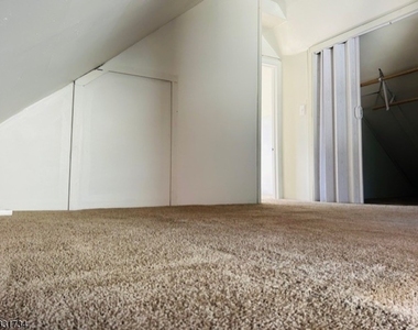 250 Spring St - Photo Thumbnail 10