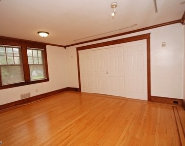 231 S Main St - Photo Thumbnail 13