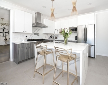 306 Springfield Ave - Photo Thumbnail 9