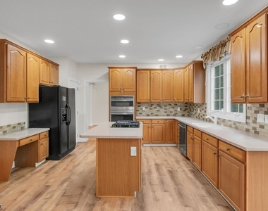 5 Savannah Ct - Photo Thumbnail 8