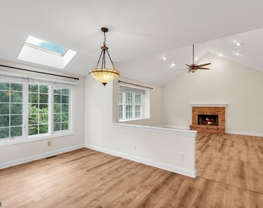 5 Savannah Ct - Photo Thumbnail 13